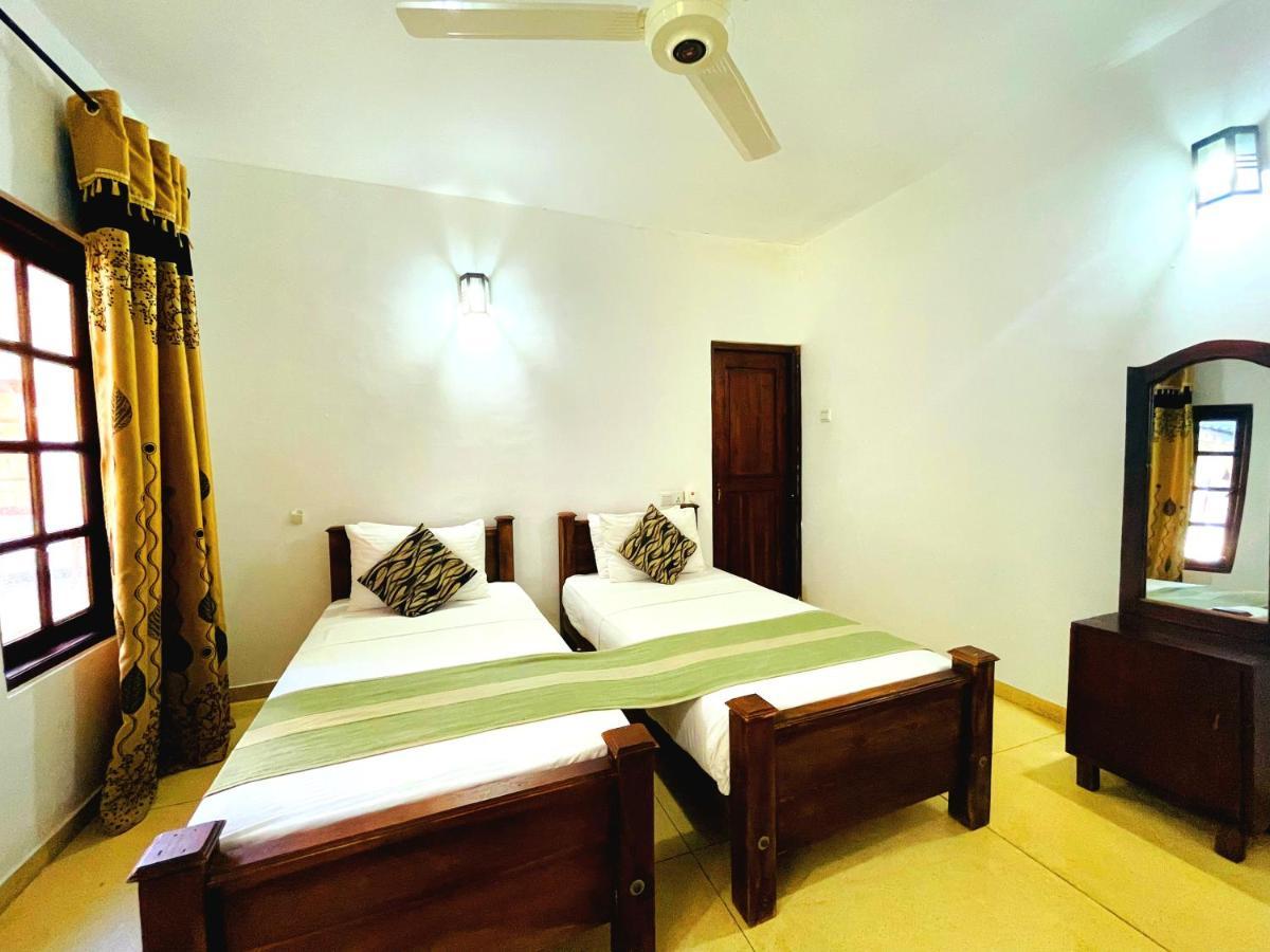 Kingfisher Resort Сигирия Экстерьер фото