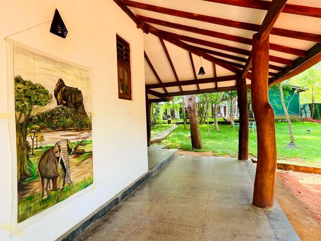 Kingfisher Resort Сигирия Экстерьер фото